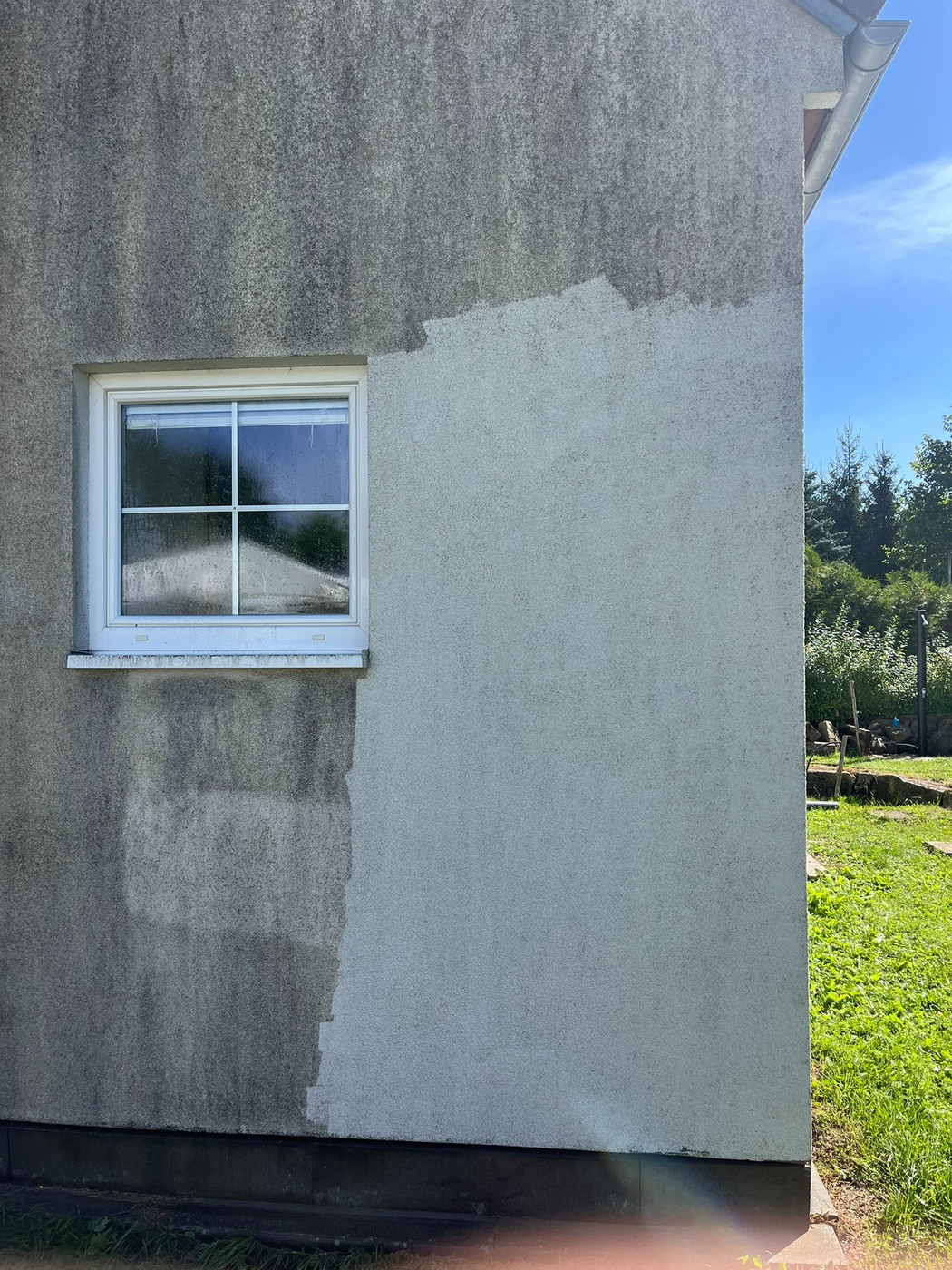 Čištění fasády – vstupní část před čištěním